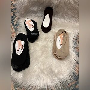 Women's No-Show Socks - Black and Tan